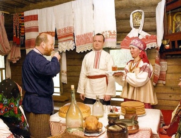 угощение жениха блинами